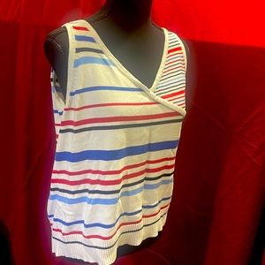 V-neck sleeveless sweater